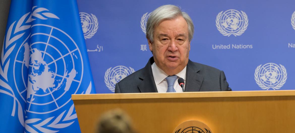 O secretário-geral da ONU, António Guterres, informa os repórteres em 11 de outubro de 2023 sobre os recentes acontecimentos em Israel e Gaza