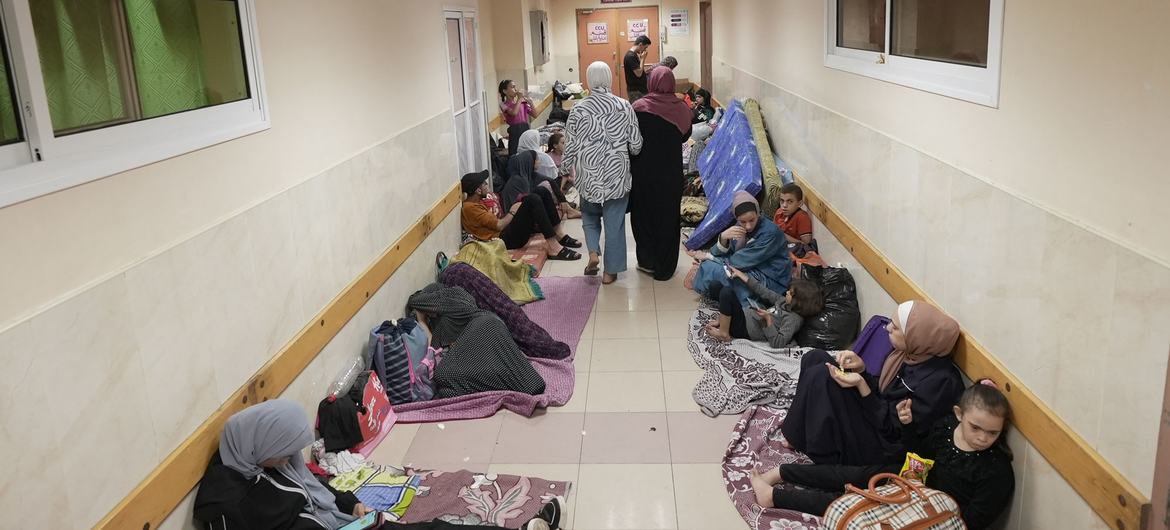 Hospital Al Shifa está a ser usado como abrigo para famílias deslocadas em Gaza