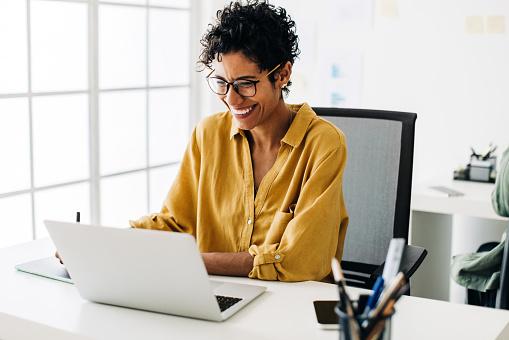 O Remessa Conforme apresenta alguns benefícios para empresas e clientes.