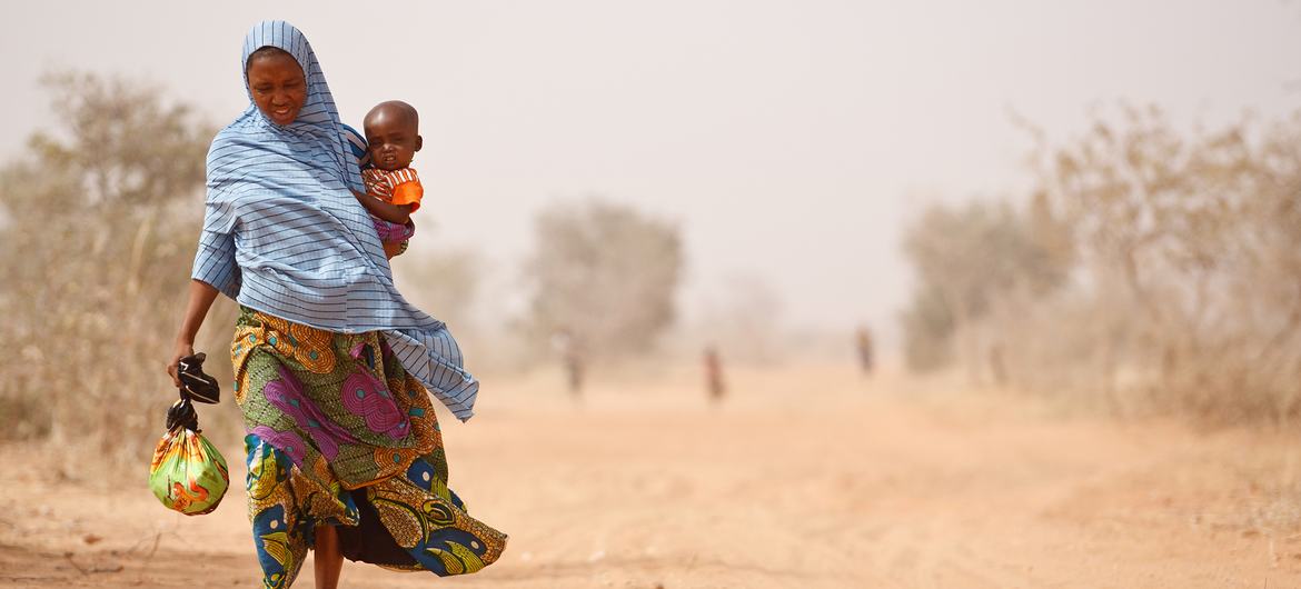 Milhões de pessoas na região do Sahel, na África, enfrentam insegurança alimentar causada por falta de chuvas, desertificação e violência