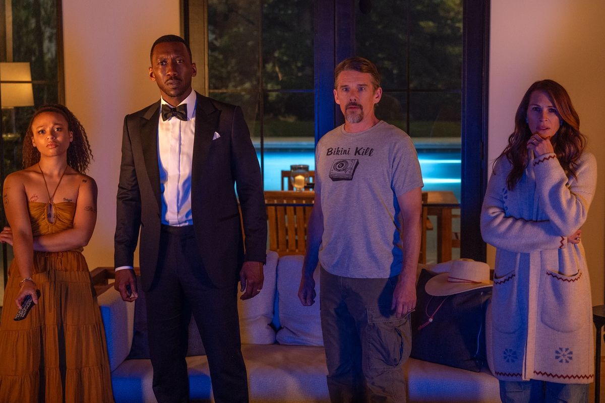 Myha'la, Mahershala Ali, Ethan Hawke e Julia Roberts estrelam novo filme da Netflix. (Netflix/Reprodução)