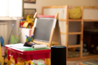 De maneira geral, é prudente evitar fazer qualquer tipo de pergunta com cunho mais pessoal à Alexa. (Fonte: Getty Images/Reprodução)