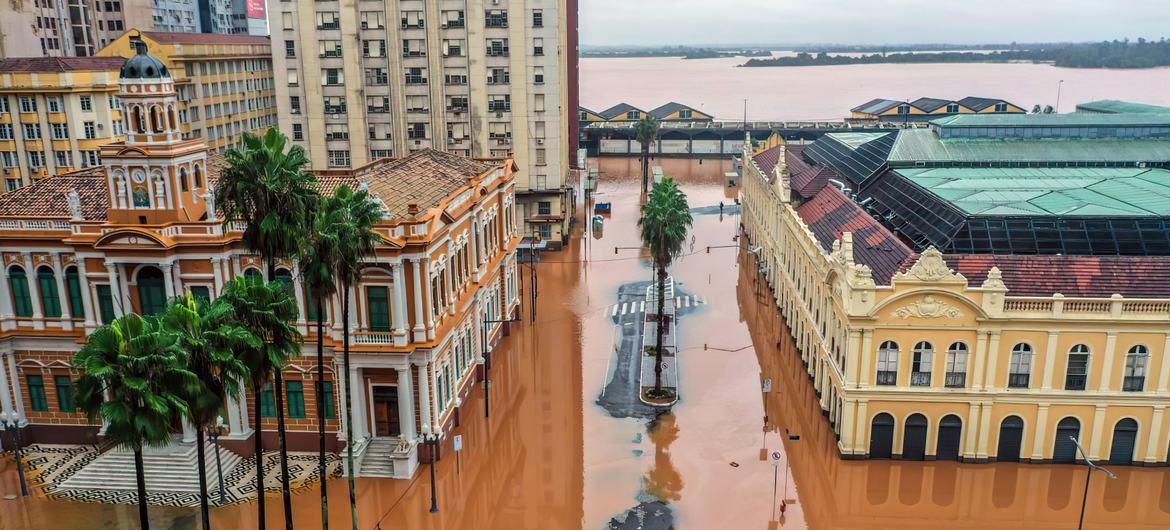 Vista da cidade inundada de Porto Alegre, Rio Grande do Sul, Brasil