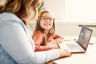 O Google Family Link é uma boa opção que não gera custos. (Fonte: GettyImages/ Reprodução)