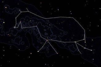 Ela é formada pelas mesmas estrelas das constelações de Cisne e Cassiopeia, além de outras estrelas adjacentes.