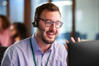 ChatGPT pode ajudar um atendente humano a fazer o primeiro contato com o cliente e entender a sua dúvida. (Fonte: GettyImages/Reprodução)