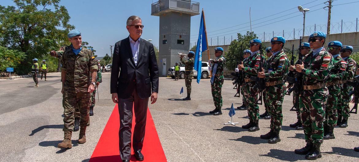 O subsecretário-geral da ONU para Operações de Paz, Jean-Pierre Lacroix, visita a sede da Força Interina da ONU no Líbano, Unifil