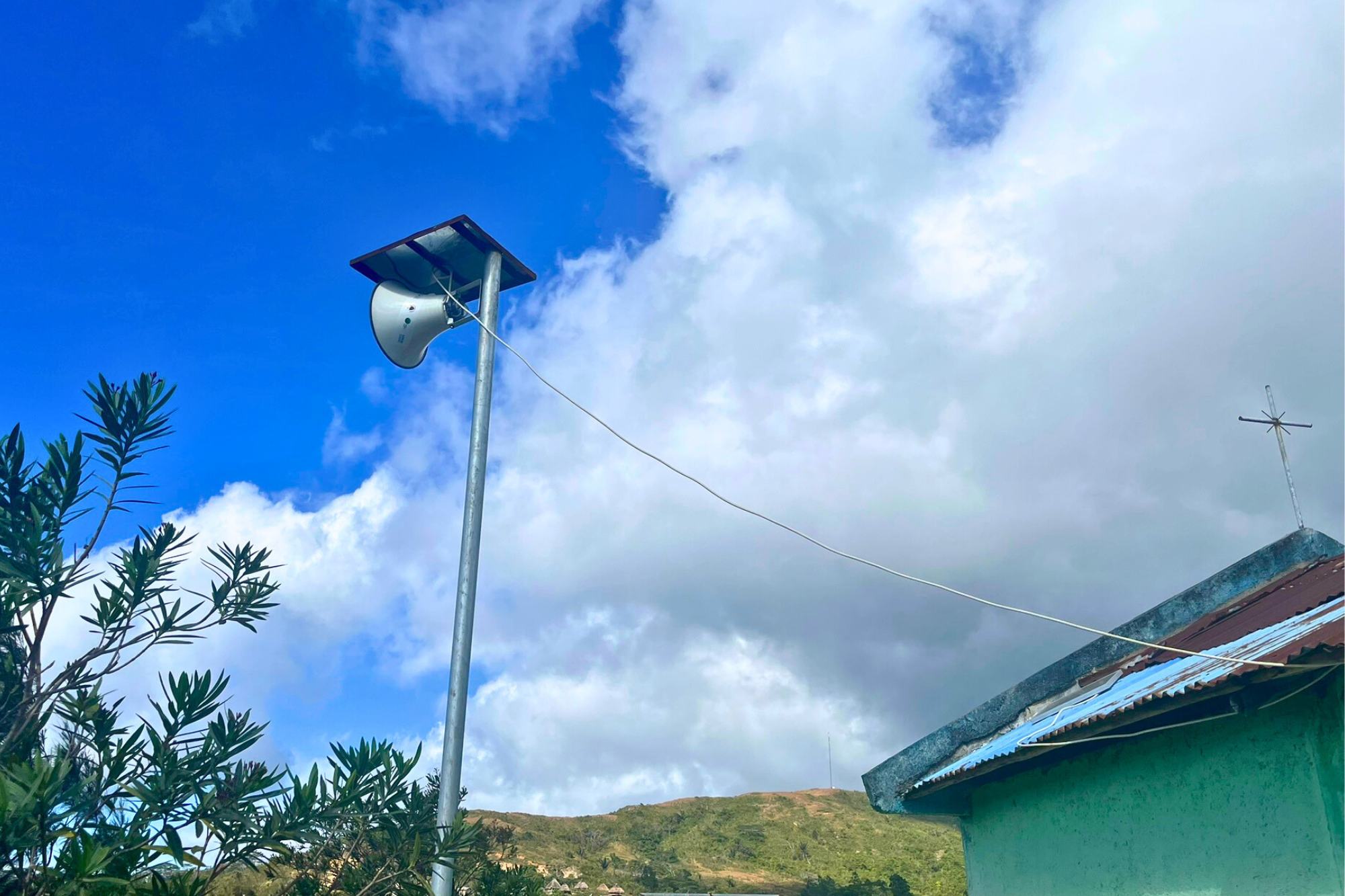 Megafones movidos a energia solar estão a ser instalados em áreas remotas de Timor-Leste como parte de um Sistema de Alerta Prévio multi-riscos